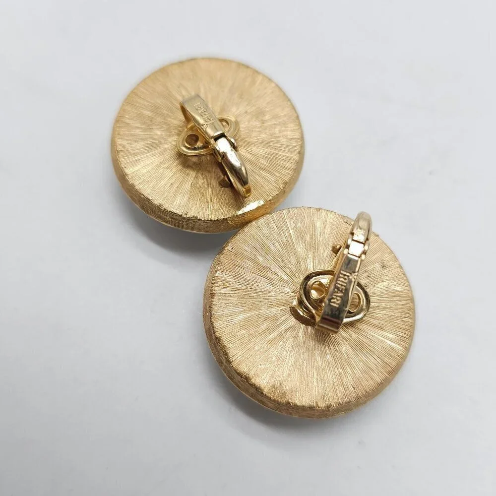 Vintage Trifari White Acrylic Clip On Earrings Gold Tone Round Domed 1 Inch